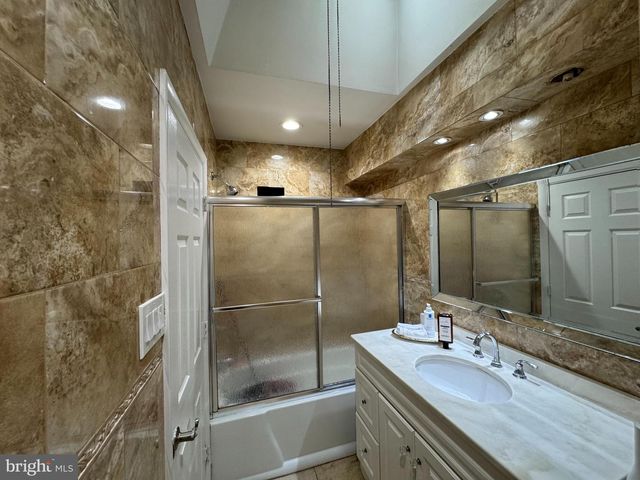 115 VILLAGE LANE, Philadelphia, PA 19154