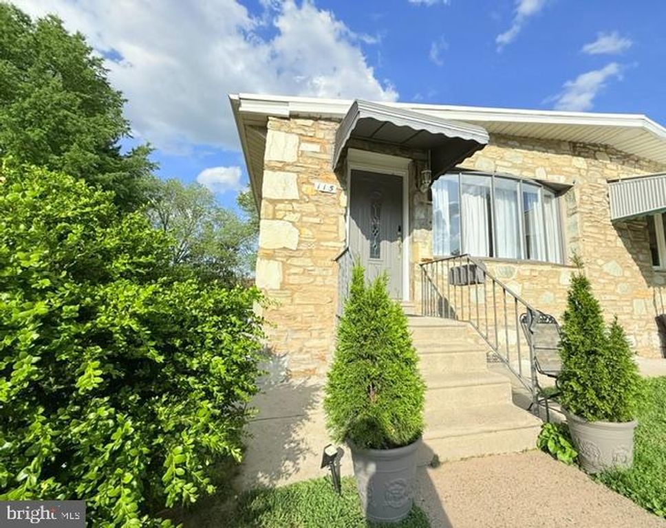 115 VILLAGE LANE, Philadelphia, PA 19154