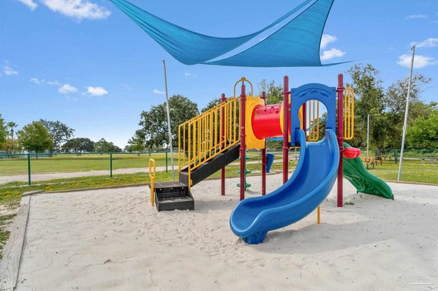 6752 Redfield St, Navarre, FL 32566