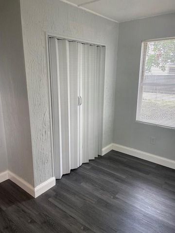 2438 9TH AVENUE S, St Petersburg, FL 33712