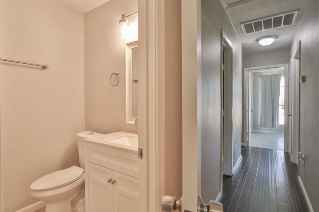 506 Castlelake Drive, Friendswood, TX 77546