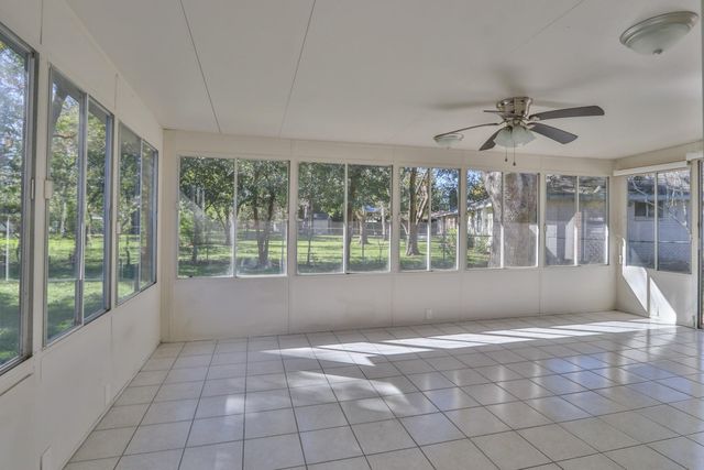 506 Castlelake Drive, Friendswood, TX 77546