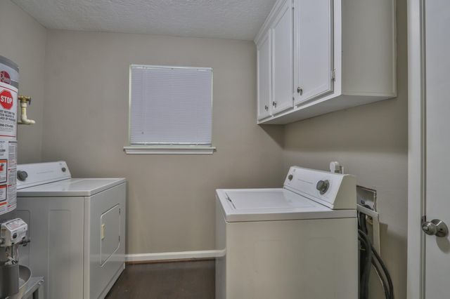 506 Castlelake Drive, Friendswood, TX 77546