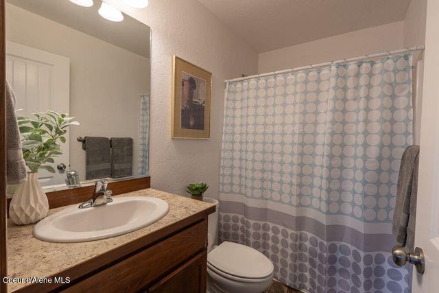 7942 W KAYAK CT, Rathdrum, ID 83858