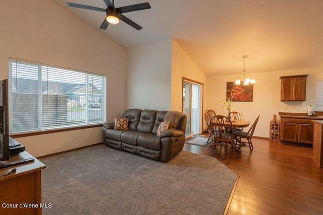 7942 W KAYAK CT, Rathdrum, ID 83858