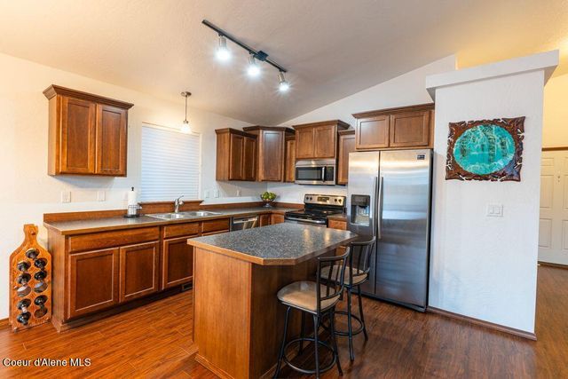 7942 W KAYAK CT, Rathdrum, ID 83858