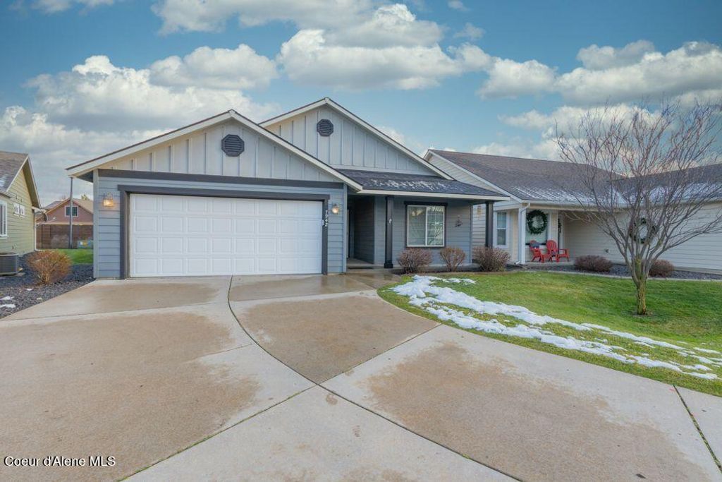 7942 W KAYAK CT, Rathdrum, ID 83858