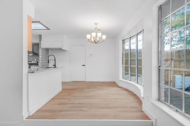 10603 Hillcroft Avenue, Houston, TX 77096