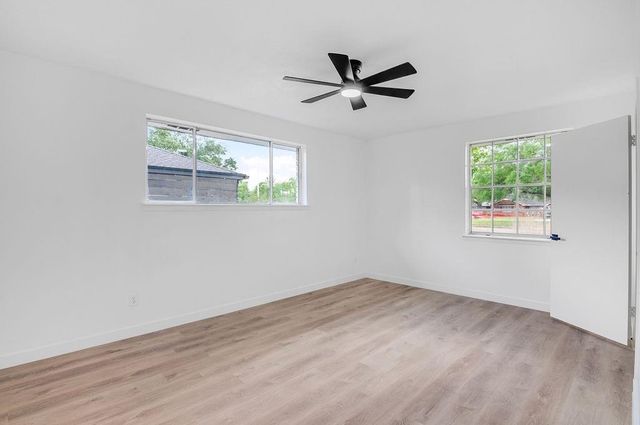 10603 Hillcroft Avenue, Houston, TX 77096