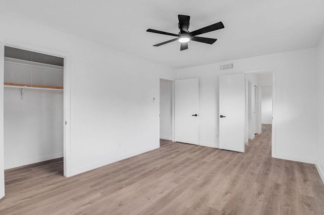 10603 Hillcroft Avenue, Houston, TX 77096
