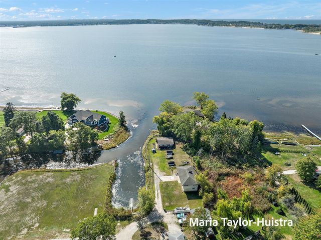 301 Birch Drive, Muskegon, MI 49445