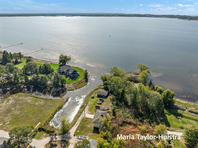 301 Birch Drive, Muskegon, MI 49445