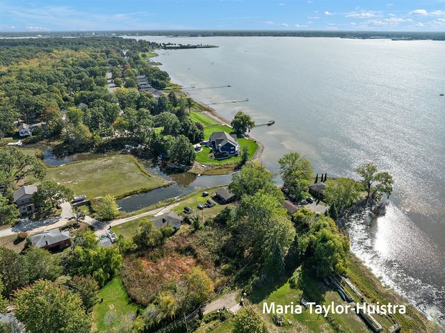 301 Birch Drive, Muskegon, MI 49445