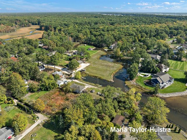 301 Birch Drive, Muskegon, MI 49445