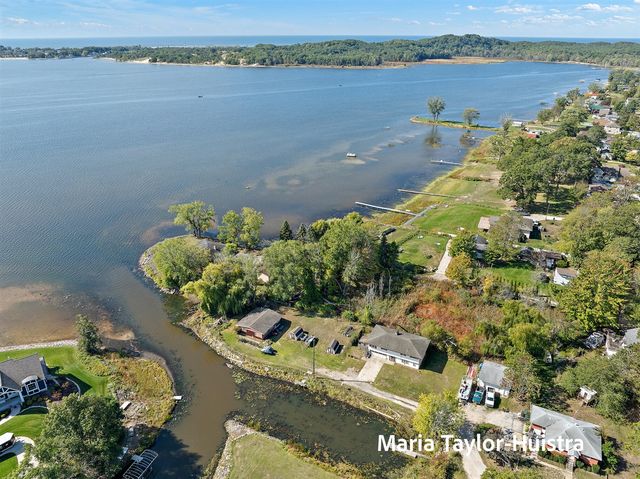 301 Birch Drive, Muskegon, MI 49445