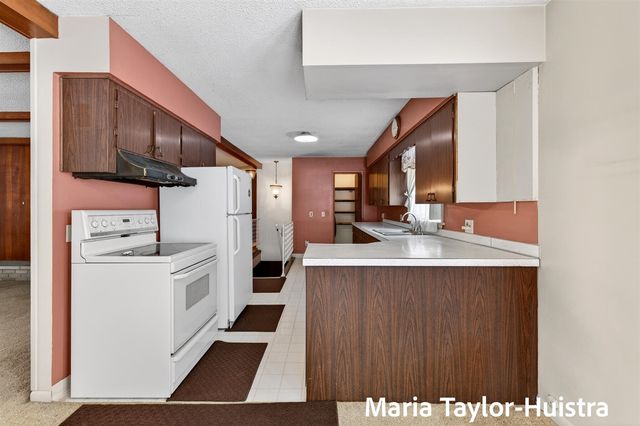 301 Birch Drive, Muskegon, MI 49445