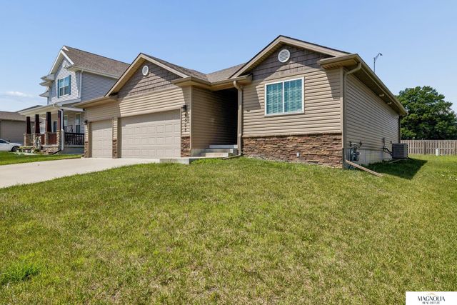 6305 Whitewater Lane, Lincoln, NE 68521