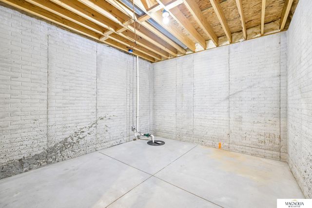 6305 Whitewater Lane, Lincoln, NE 68521