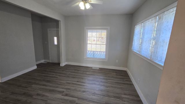 525 Washington St, Salina, KS 67401