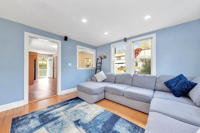 243 Nahant St, Wakefield, MA 01880