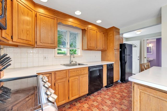 243 Nahant St, Wakefield, MA 01880