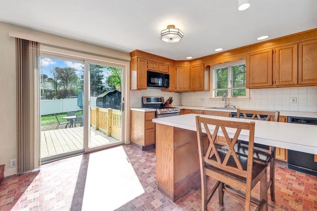 243 Nahant St, Wakefield, MA 01880