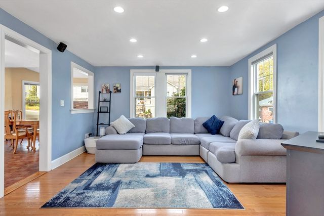 243 Nahant St, Wakefield, MA 01880