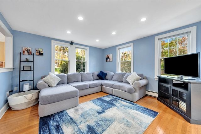243 Nahant St, Wakefield, MA 01880