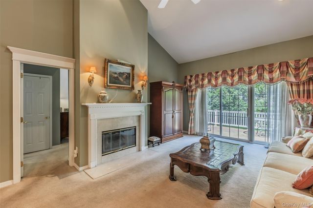 15 Scarborough Drive, Smithtown, NY 11787