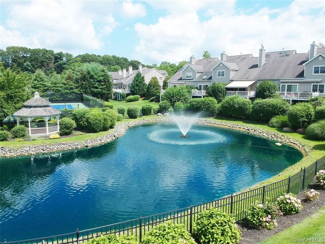 15 Scarborough Drive, Smithtown, NY 11787