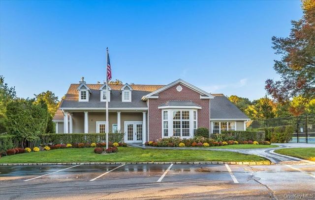 15 Scarborough Drive, Smithtown, NY 11787