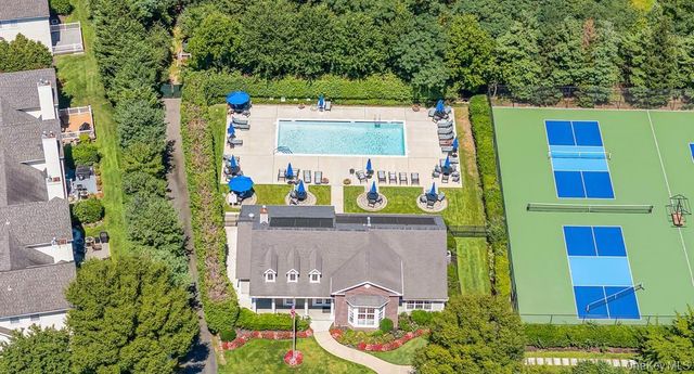 15 Scarborough Drive, Smithtown, NY 11787