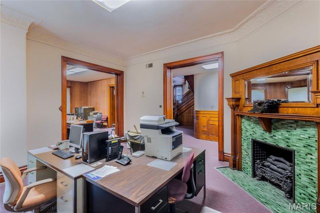 3835 Westminster Place, St Louis, MO 63108
