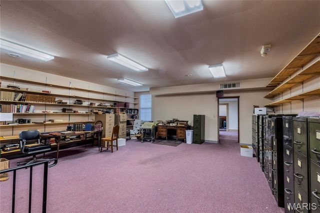 3835 Westminster Place, St Louis, MO 63108