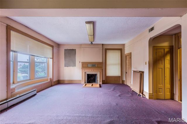 3835 Westminster Place, St Louis, MO 63108