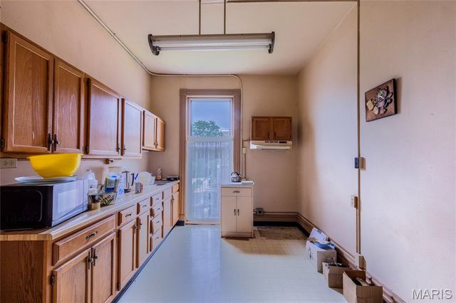3835 Westminster Place, St Louis, MO 63108