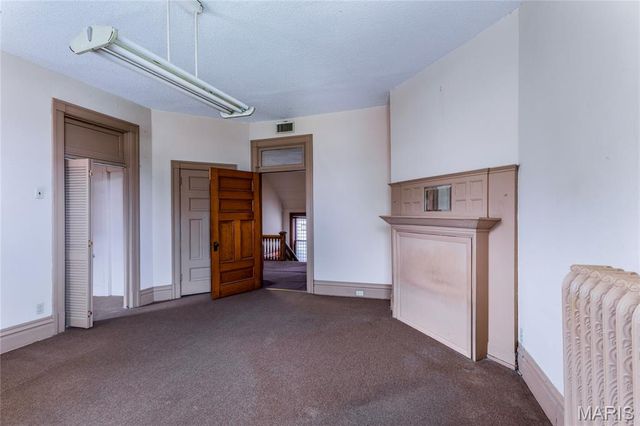 3835 Westminster Place, St Louis, MO 63108