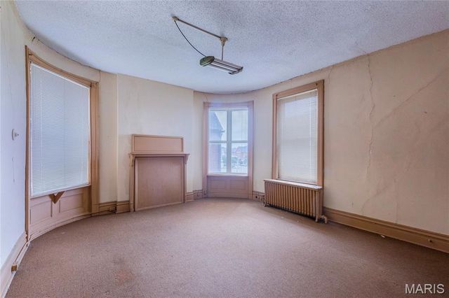 3835 Westminster Place, St Louis, MO 63108