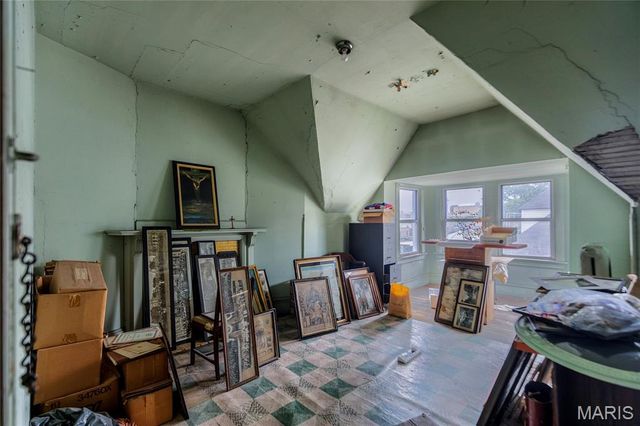 3835 Westminster Place, St Louis, MO 63108