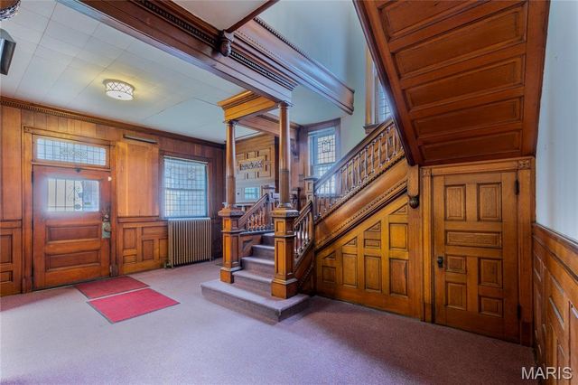 3835 Westminster Place, St Louis, MO 63108