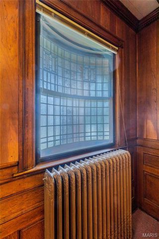 3835 Westminster Place, St Louis, MO 63108