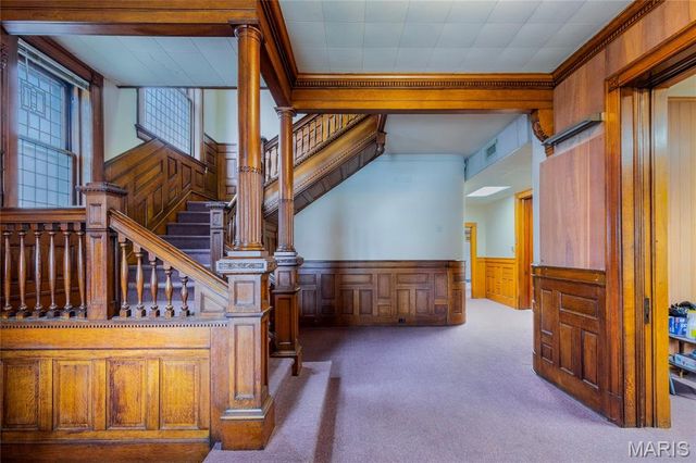 3835 Westminster Place, St Louis, MO 63108
