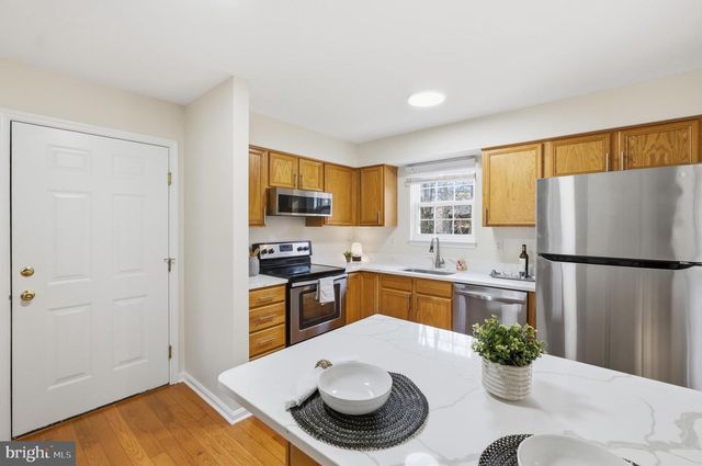 807 EASTERN POINT RD, Annapolis, MD 21401