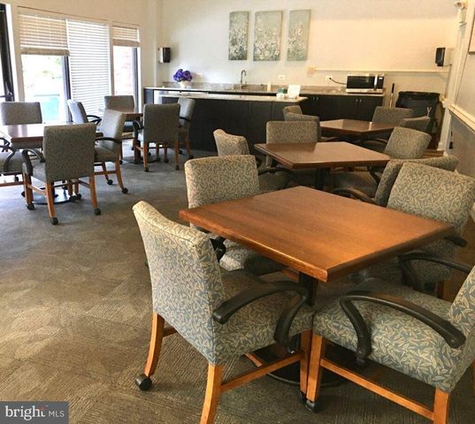 807 EASTERN POINT RD, Annapolis, MD 21401