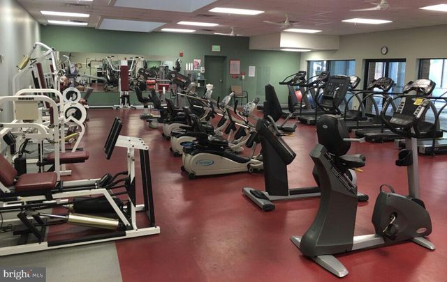 807 EASTERN POINT RD, Annapolis, MD 21401