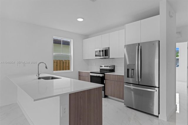 27335 SW 133 path, Miami, FL 33032