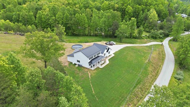 2604 Upper Rader Road, Manchester, KY 40962