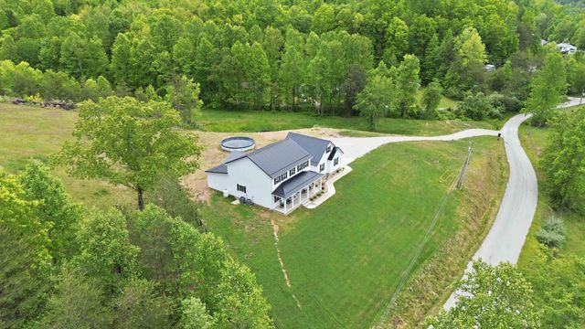 2604 Upper Rader Road, Manchester, KY 40962