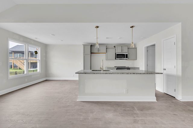 370 Galway Dr, Clarksville, TN 37042