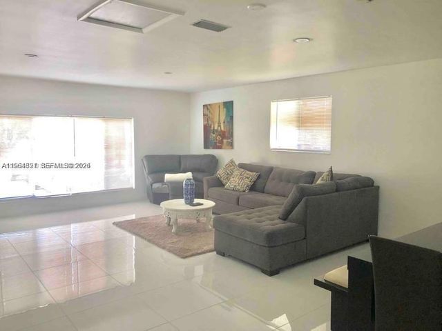 17521 SW 93rd Ave 1, Palmetto Bay, FL 33157